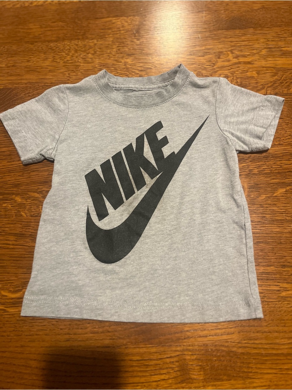 Nike Gray Short Sleeve Tee with Black Swoosh Size 3T GUC